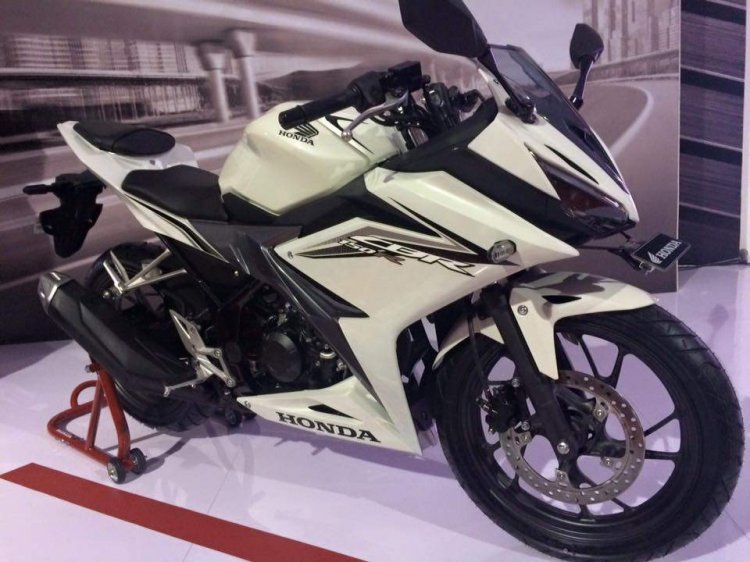 2016-Honda-CBR150R-2.jpg