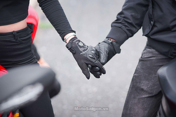 anh-cuoi-cap-doi-ducait-panigale-899-motosaigon-8