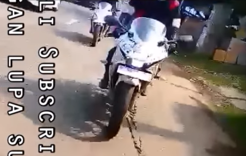 BMW S310RR lộ diện hình ảnh đầu đèn