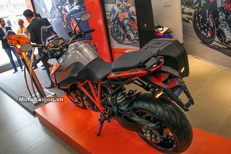 gia-ktm-1290-super-duke-gt-motosaigon-2