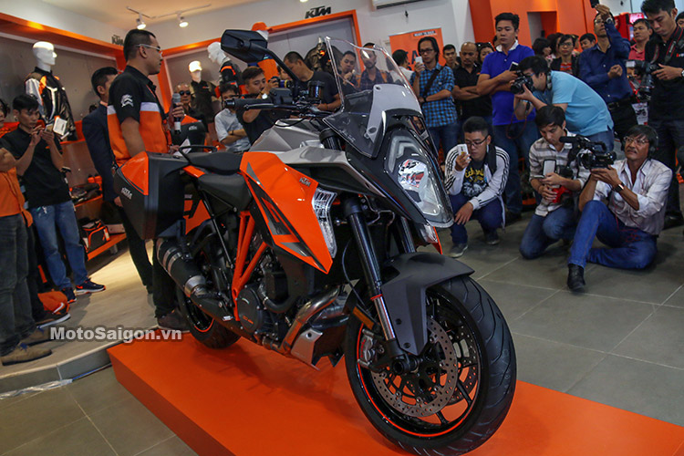 gia-ktm-1290-super-duke-gt-motosaigon-21