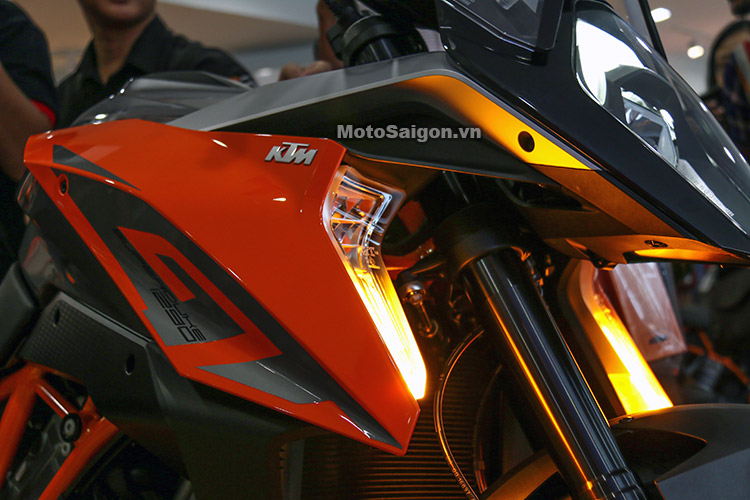 gia-ktm-1290-super-duke-gt-motosaigon-9