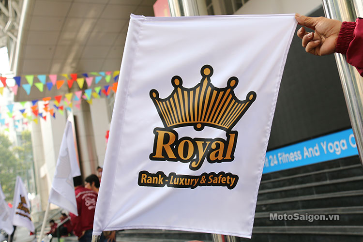 Thương hiệu Nón bảo hiểm ROYAL luôn đồng hành cùng CLB Moto Quận 3.
