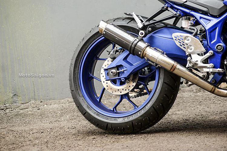 Ngắm Yamaha MT-03 độ đầu đèn & bánh lớn cực chất của biker nước ngoài-14